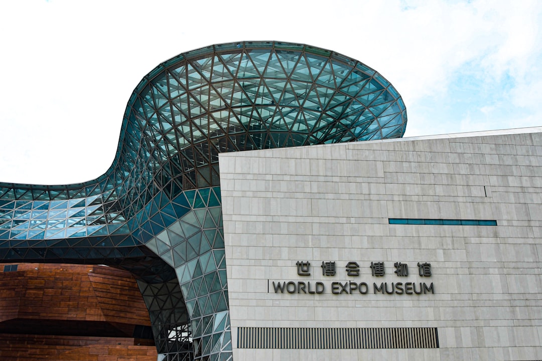 Musée de Shanghai : bronzes Shang et céramiques Tang - Huang Pu Qu | Secret World Trip Planner