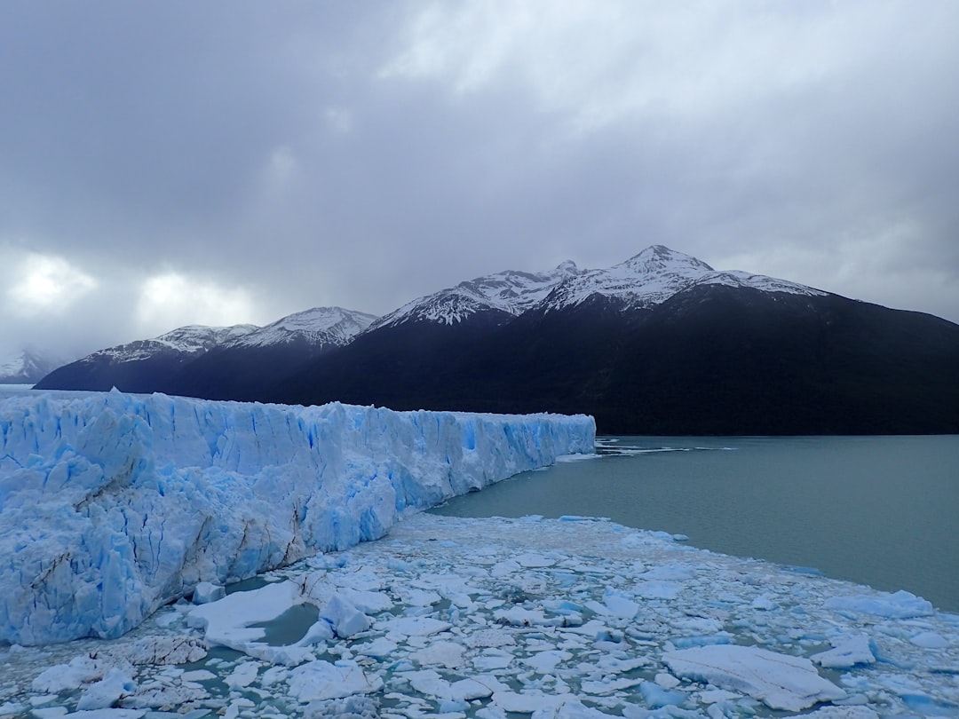 Mirador Perito Moreno al atardecer: hielo y luz dorada - Provincia di Santa Cruz | Secret World Trip Planner