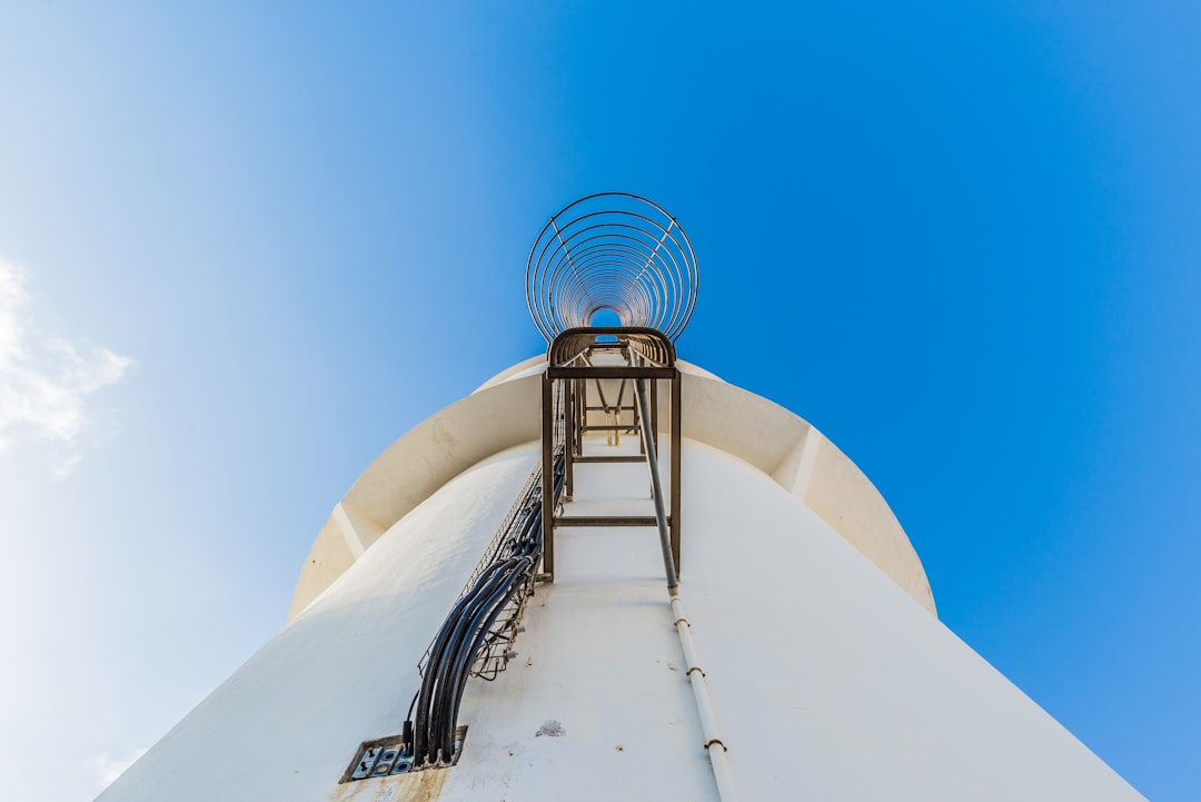 Phare de Punta Nati : la limite du monde à Minorque - 07769 Minorca | Secret World Trip Planner