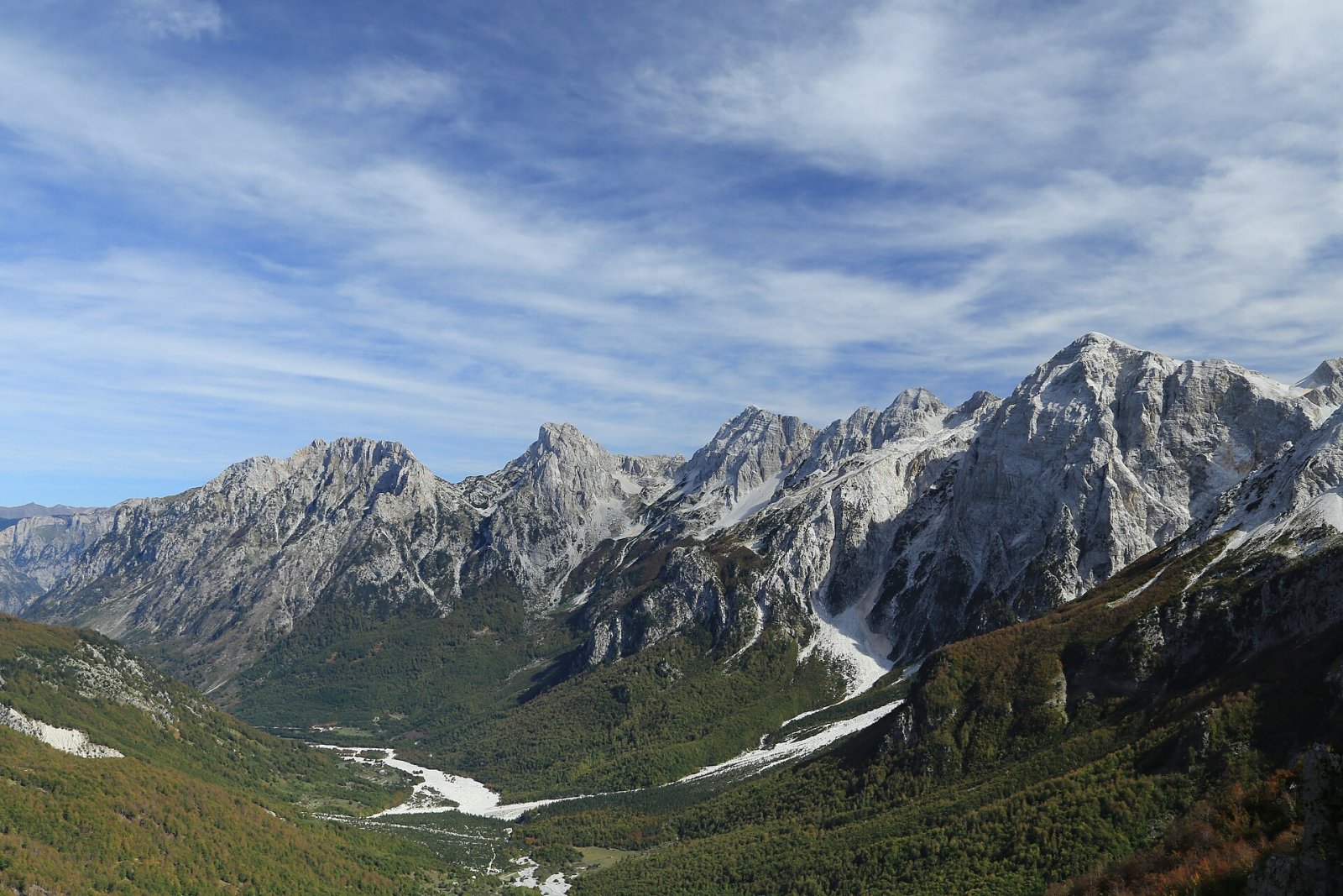 Entdecken Sie Maja Grykat und Hapëta: ein Naturjuwel in Albanien — Stanet e Droces
