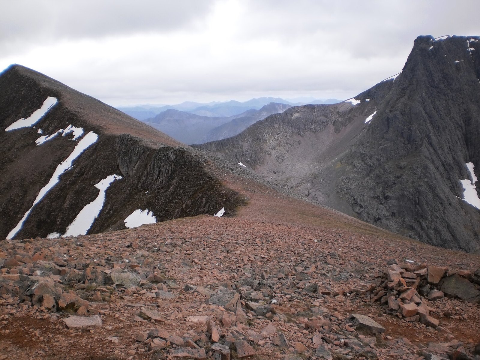 Càrn Dearg Meadhonach: A Natural Gem in Scotland — Fort William