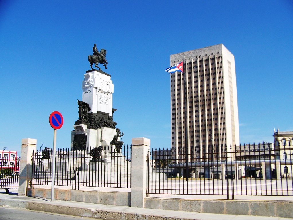 Hermanos Ameijeiras: Das Symbolkrankenhaus von Kuba - La Habana | Secret World Trip Planner