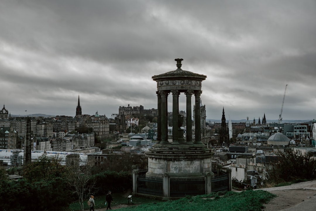 Scopri il Queen Victoria Monument a Paisley, Scozia - Renfrewshire | Secret World Trip Planner