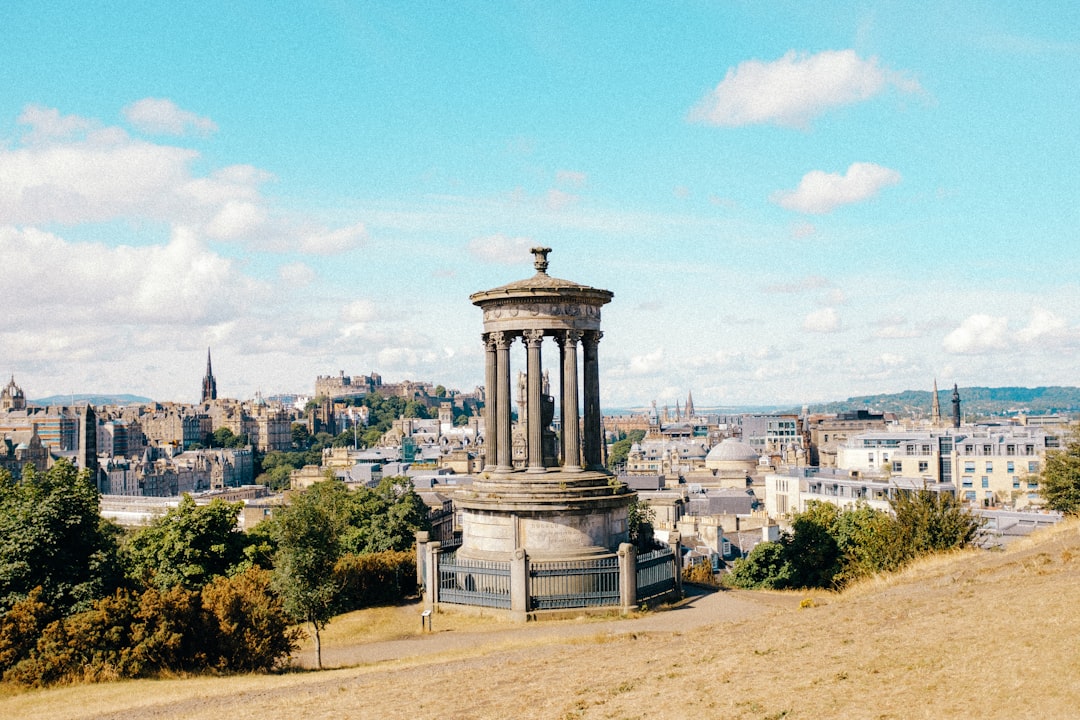 Scopri il Queen Victoria Monument a Paisley, Scozia - Renfrewshire | Secret World Trip Planner