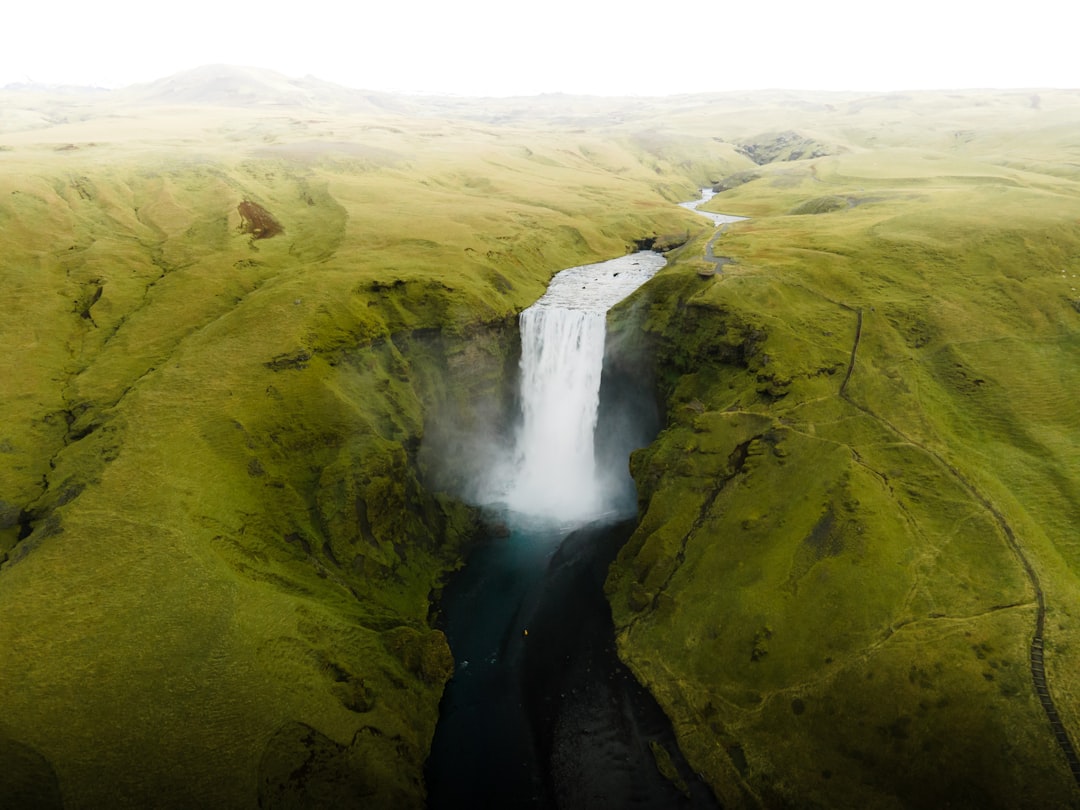 Skógafoss: la cascada islandesa de 527 escalones - Skógafoss | Secret World Trip Planner