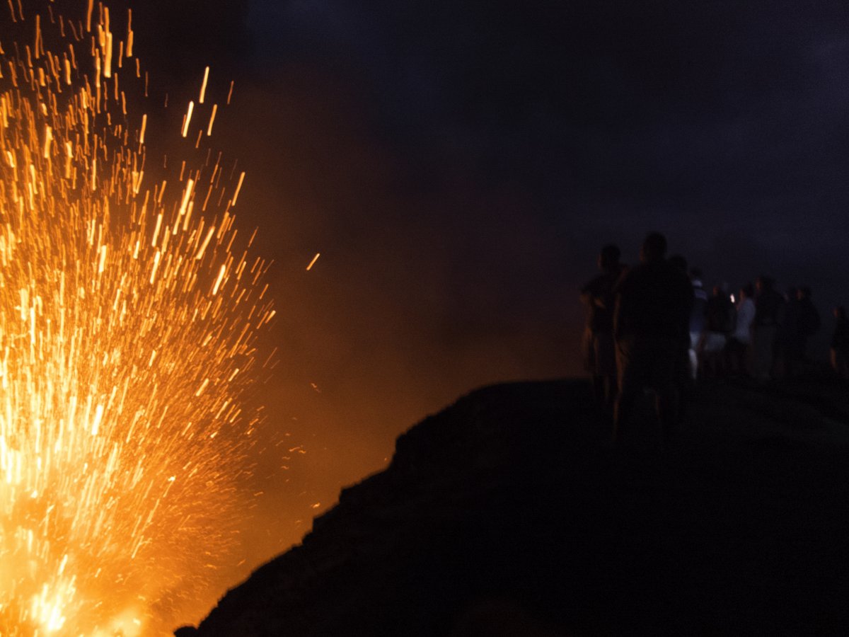 Monte Yasur: el volcán activo más accesible del mundo - Mount Yasur | Secret World Trip Planner