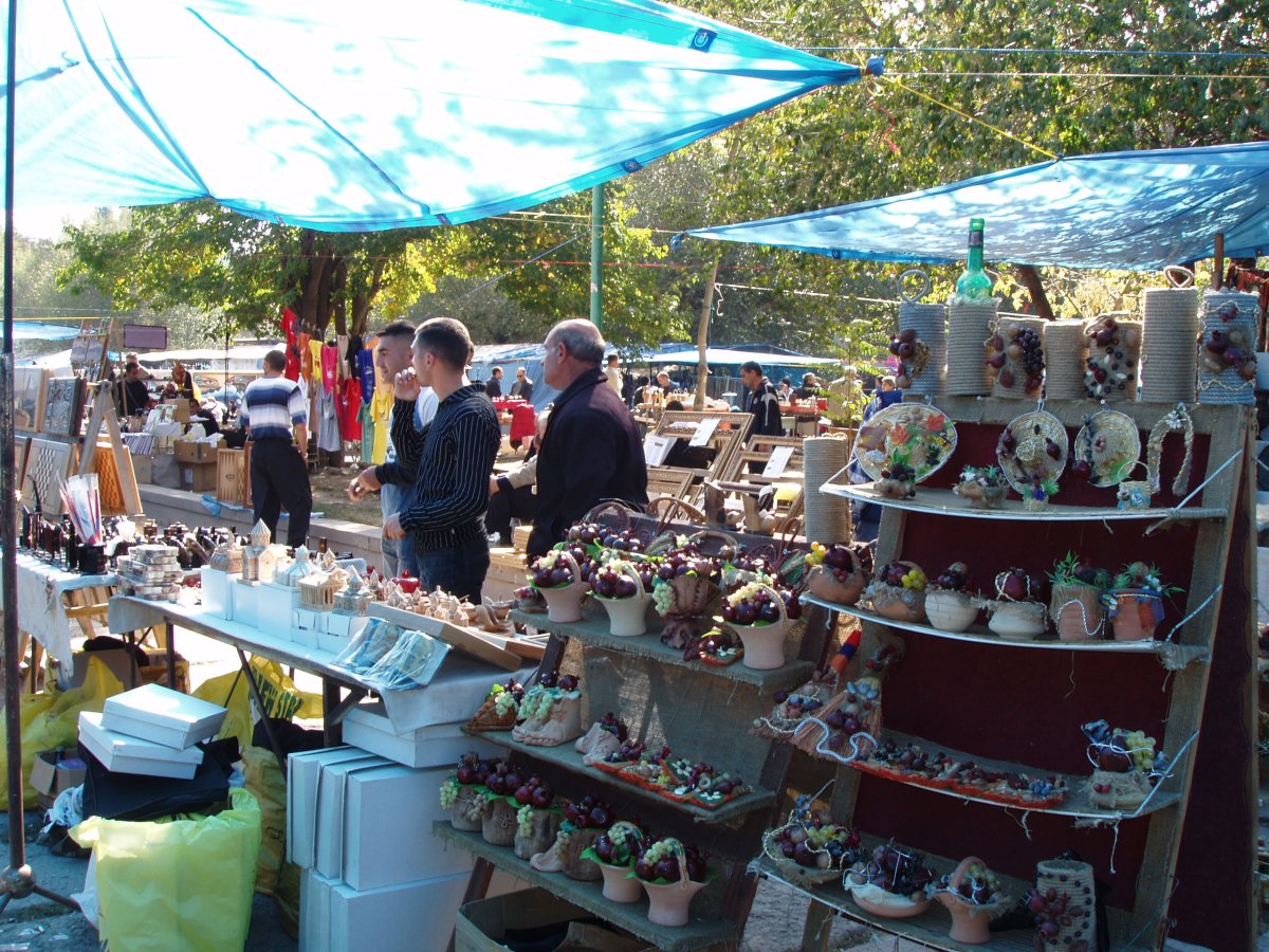 Vernissage Markt in Jerewan: Der Markt der armenischen Seele — 3 Buzand St