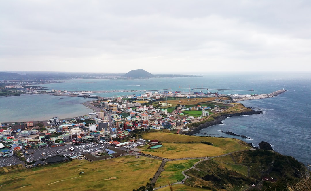 Jeju Insel: Vulkane, Lava und schwarze Strände | Secret World Trip Planner