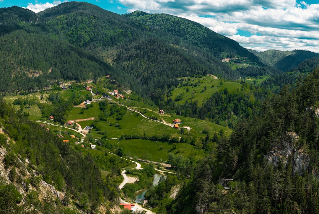Prokletije : sentiers sauvages dans les Alpes albanaises - GWJ7+FH5 | Secret World Trip Planner