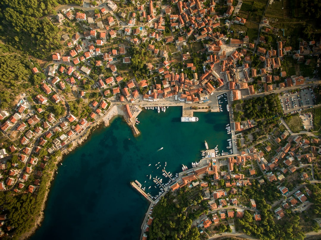 Križić: Un rincón de naturaleza virgen en Croacia - Podgora | Secret World Trip Planner