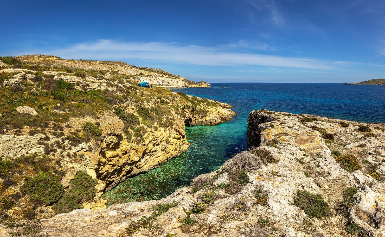 Descubre Ħondoq ir-Rummien: un rincón de paraíso en Malta — Il-Qala