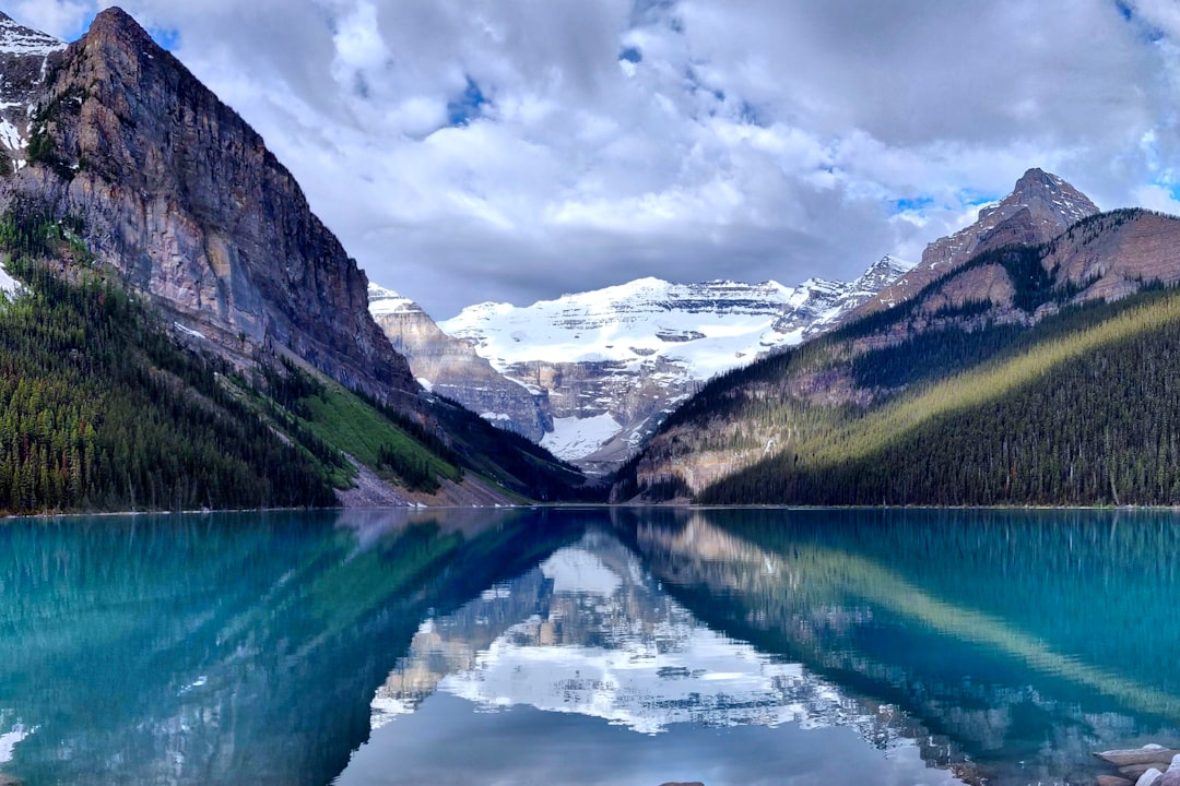 Lac Peyto : le lac turquoise des Rocheuses - Lake Louise | Secret World Trip Planner