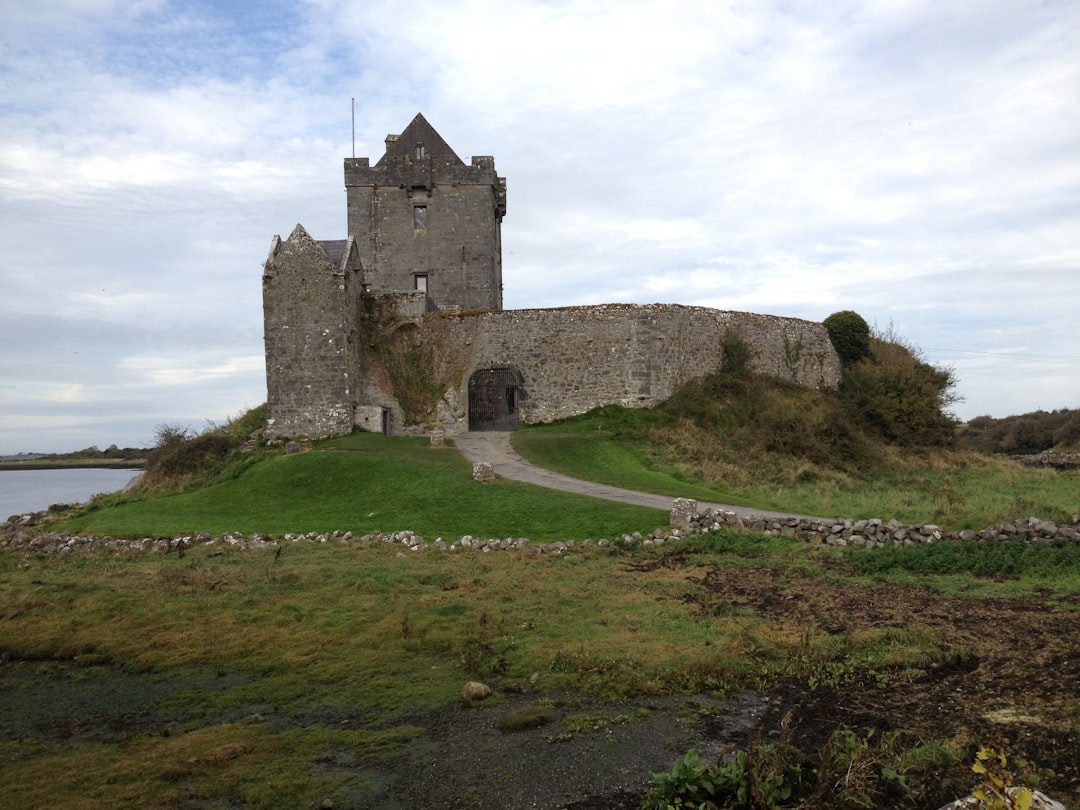 Découvrir Patrick Kavanagh : Un Voyage dans la Culture Irlandaise - Dublin 4 | Secret World Trip Planner