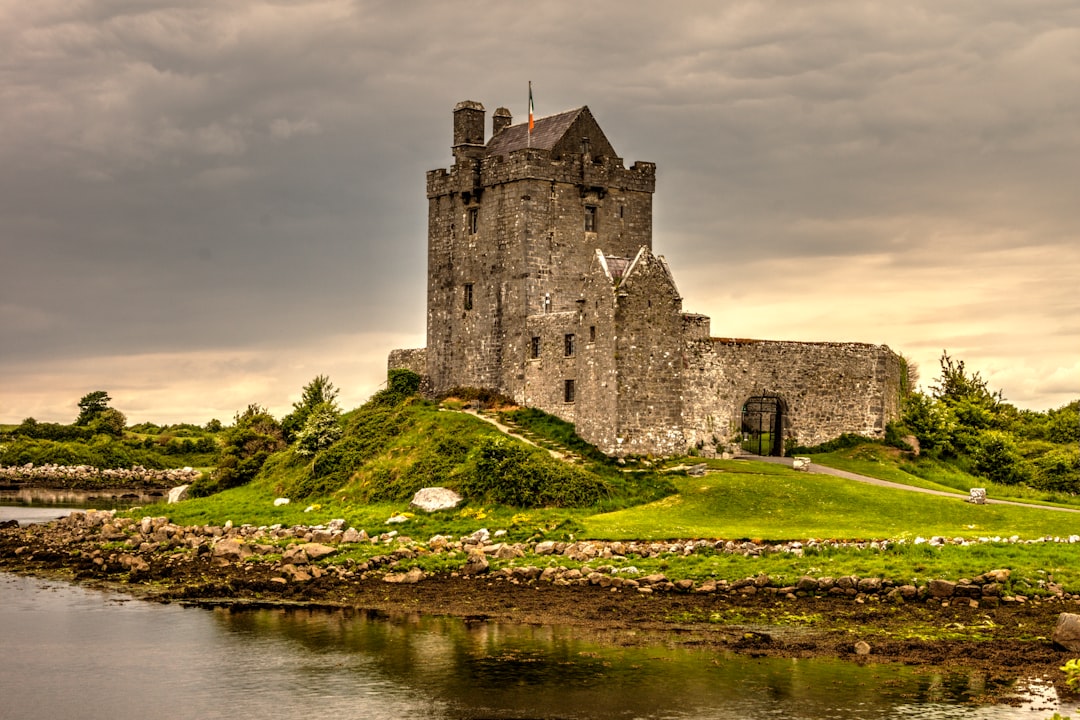 Descubriendo a Patrick Kavanagh: Un Viaje por la Cultura Irlandesa - Dublin 4 | Secret World Trip Planner