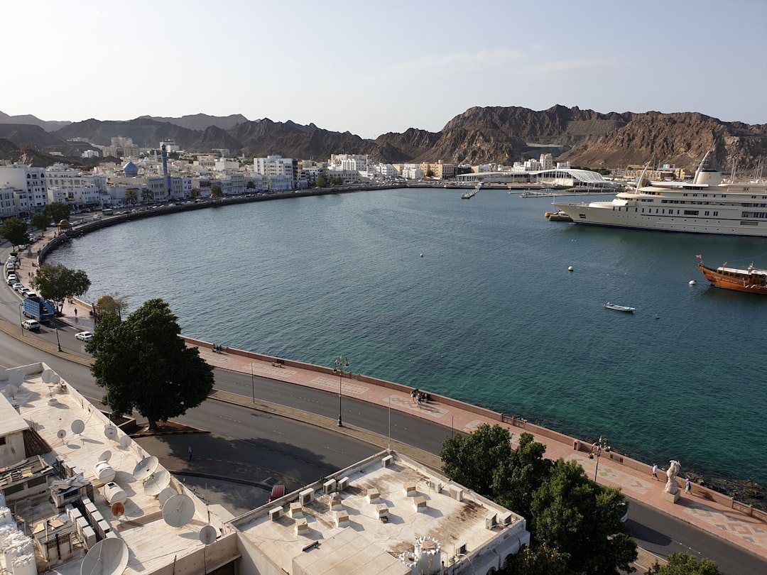 Entdecken Sie Jabal Harawir: ein Naturjuwel im Oman - كلبان | Secret World Trip Planner
