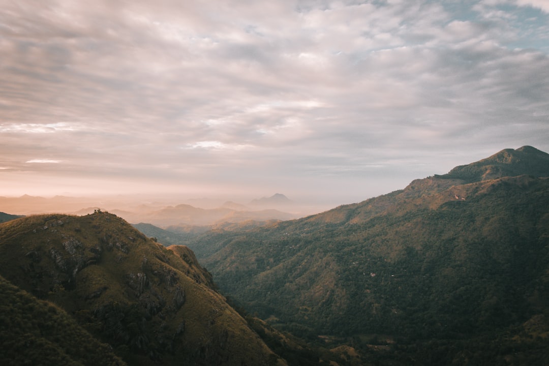 Ella Rock: Ein Naturparadies im Herzen Sri Lankas - Badulla | Secret World Trip Planner