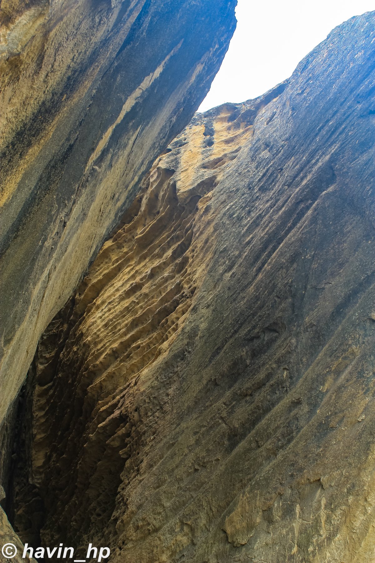 Qobustan : gravures rupestres et volcans de boue — 496H+H9C
