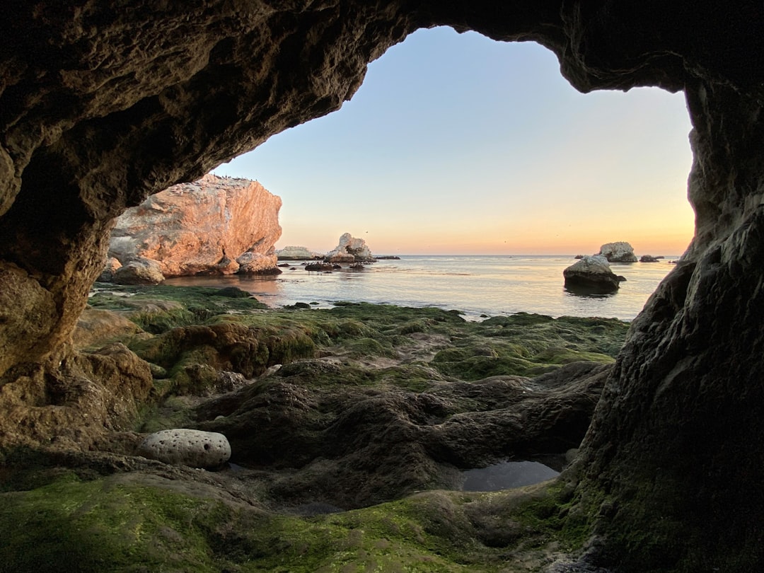 Descubre la Magia de la Cueva Mixta en Malta - Nadur | Secret World Trip Planner