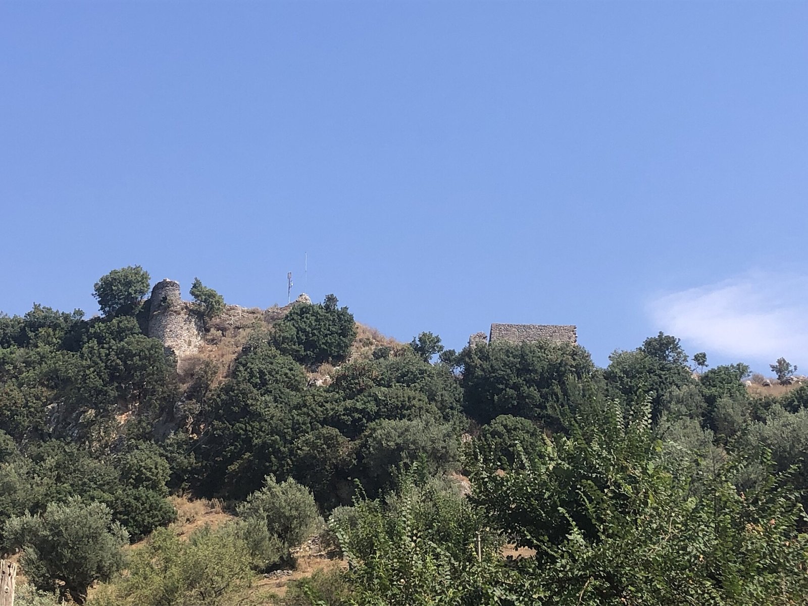 Descubre el Castillo de Delvinë: Historia y Belleza en Albania - Delvinë | Secret World Trip Planner