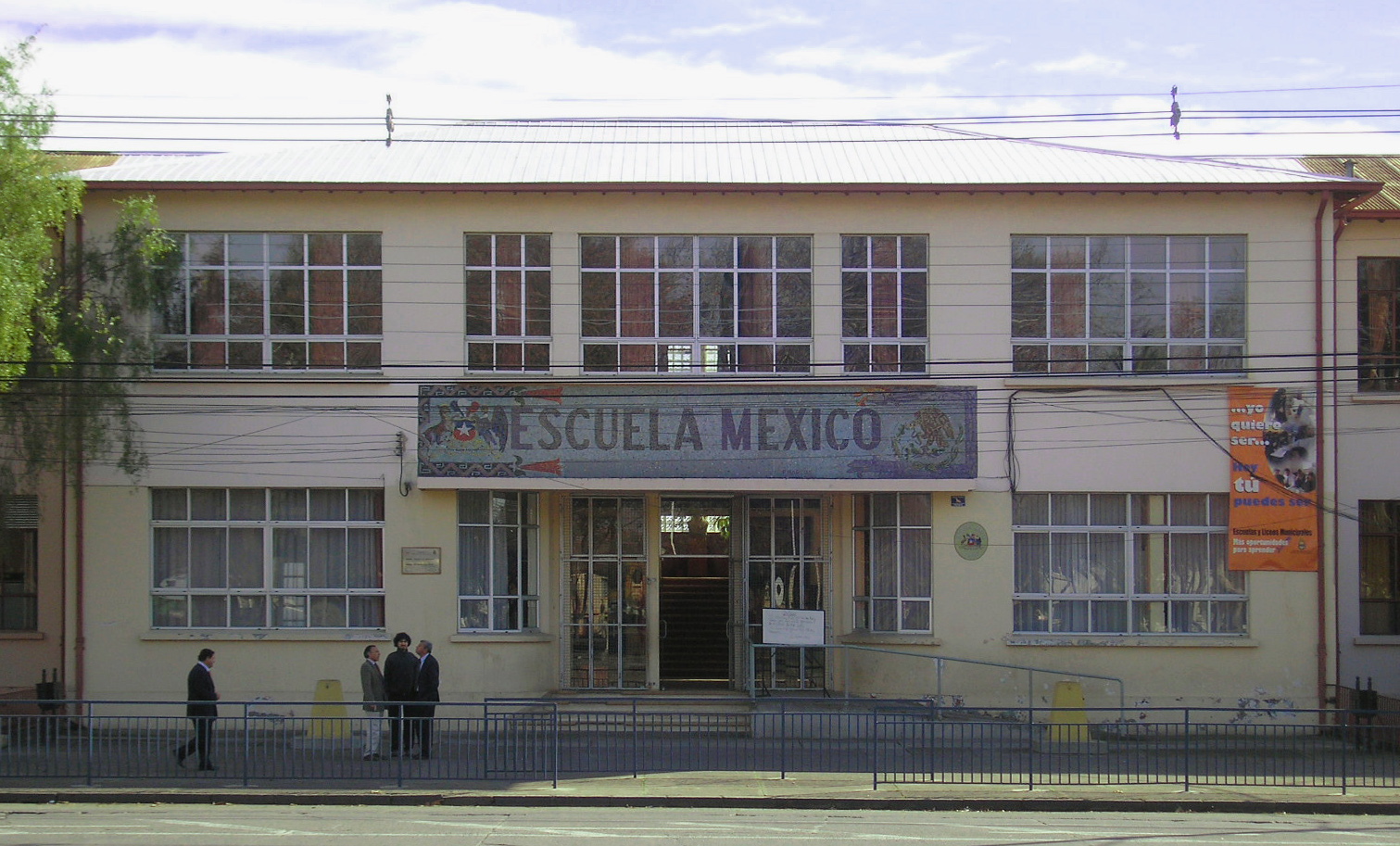 Esplorando i Murales de Siqueiros y Guerrero a Chillán - Chillán | Secret World Trip Planner