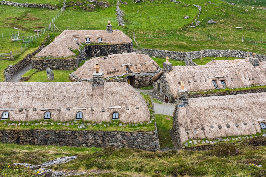 Entdecken Sie das Dorf Gearrannan: Ein Eintauchen in die Kultur der Hebriden | Secret World Trip Planner
