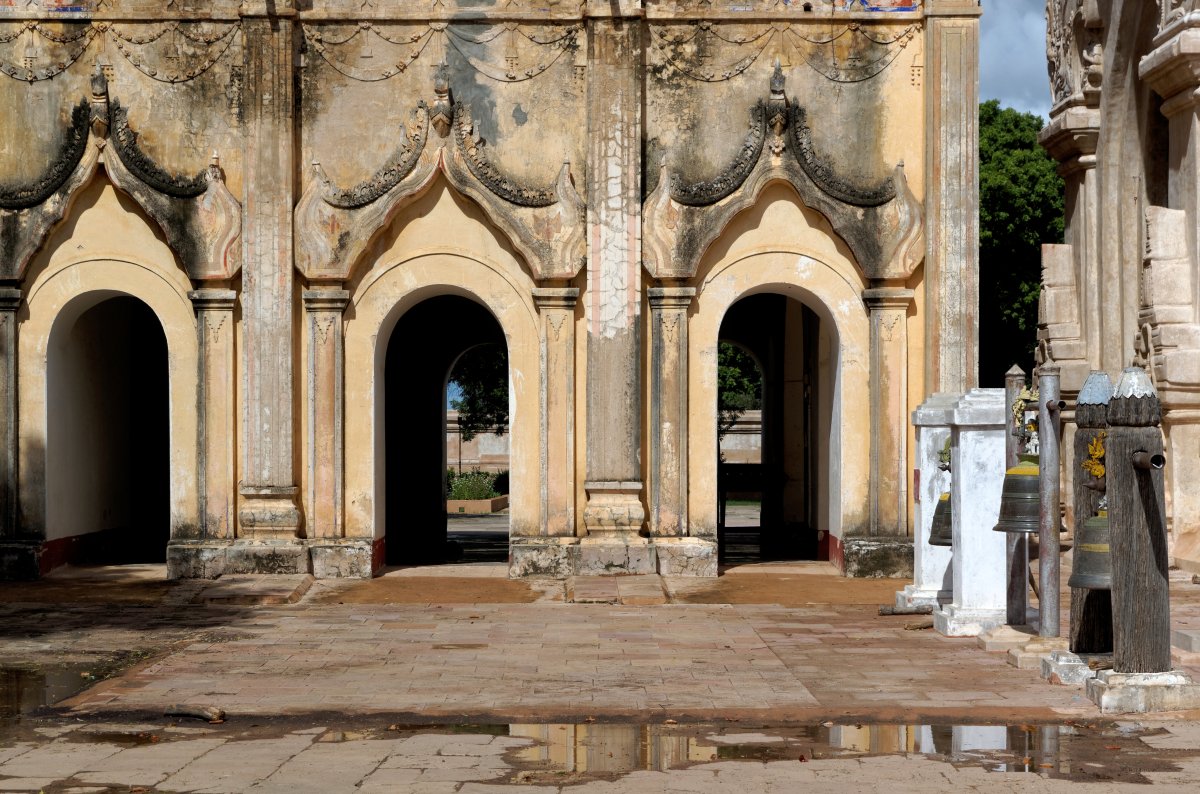 Tempel von Ananda: Die goldenen Buddhas von Bagan - မြင်းကပါ | Secret World Trip Planner