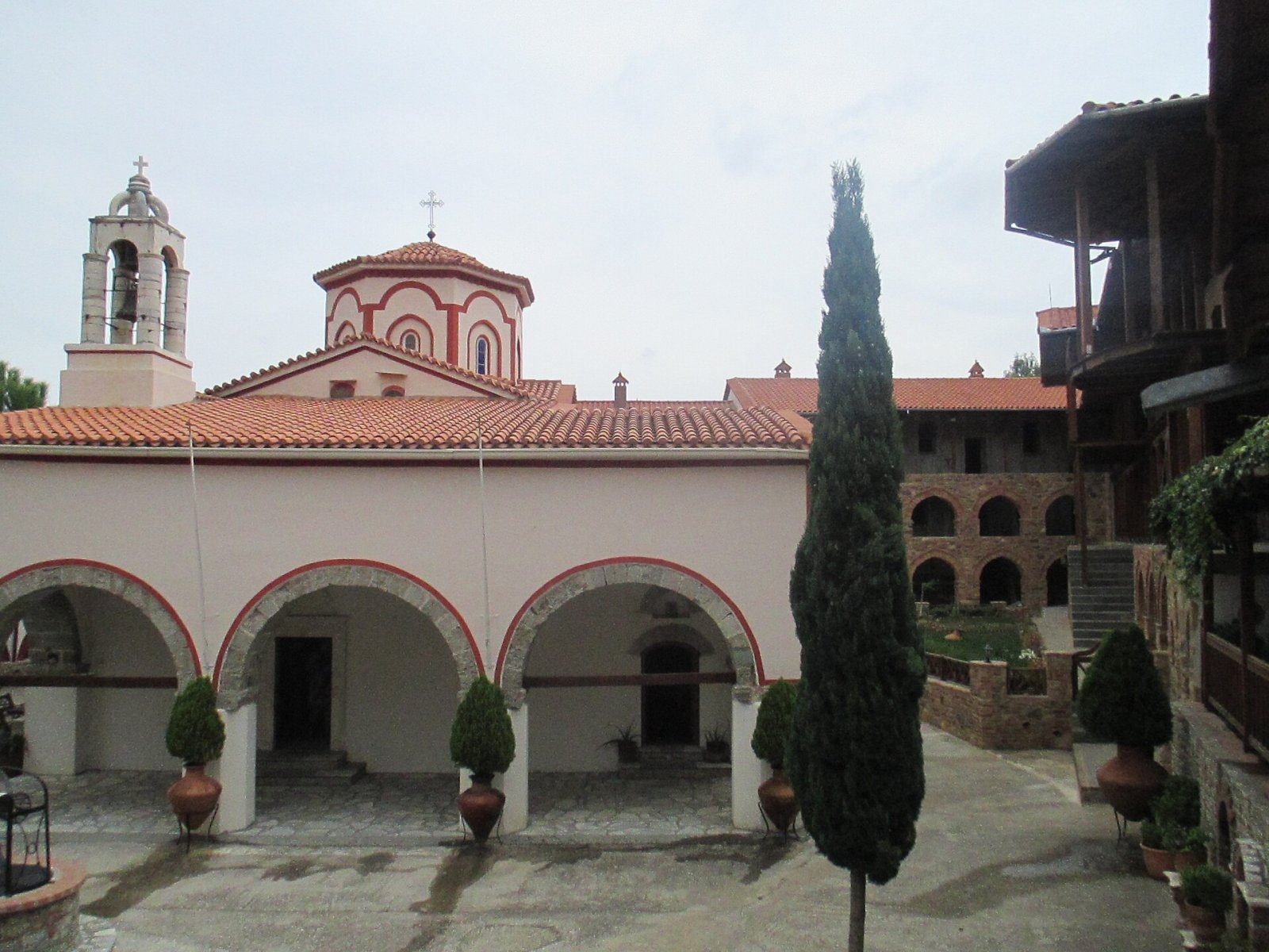 Scopri il Monastero di Megali Panagia: un tesoro di Samos - MRWR+6W Moni Megalis Panagias | Secret World Trip Planner