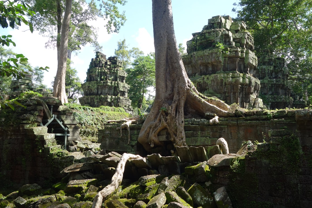 Découvrez Wat Banan : un trésor culturel au Cambodge — បាណន់