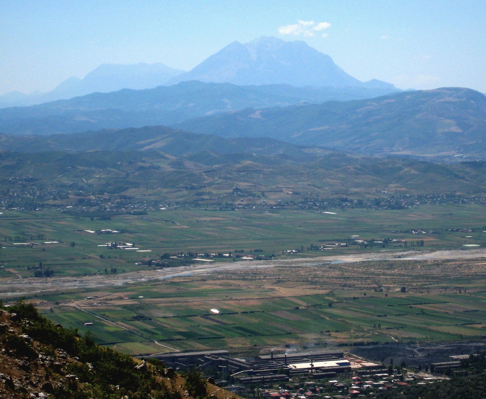 Descubre la Majestuosidad del Monte Tomorr en Albania - Ujanik | Secret World Trip Planner