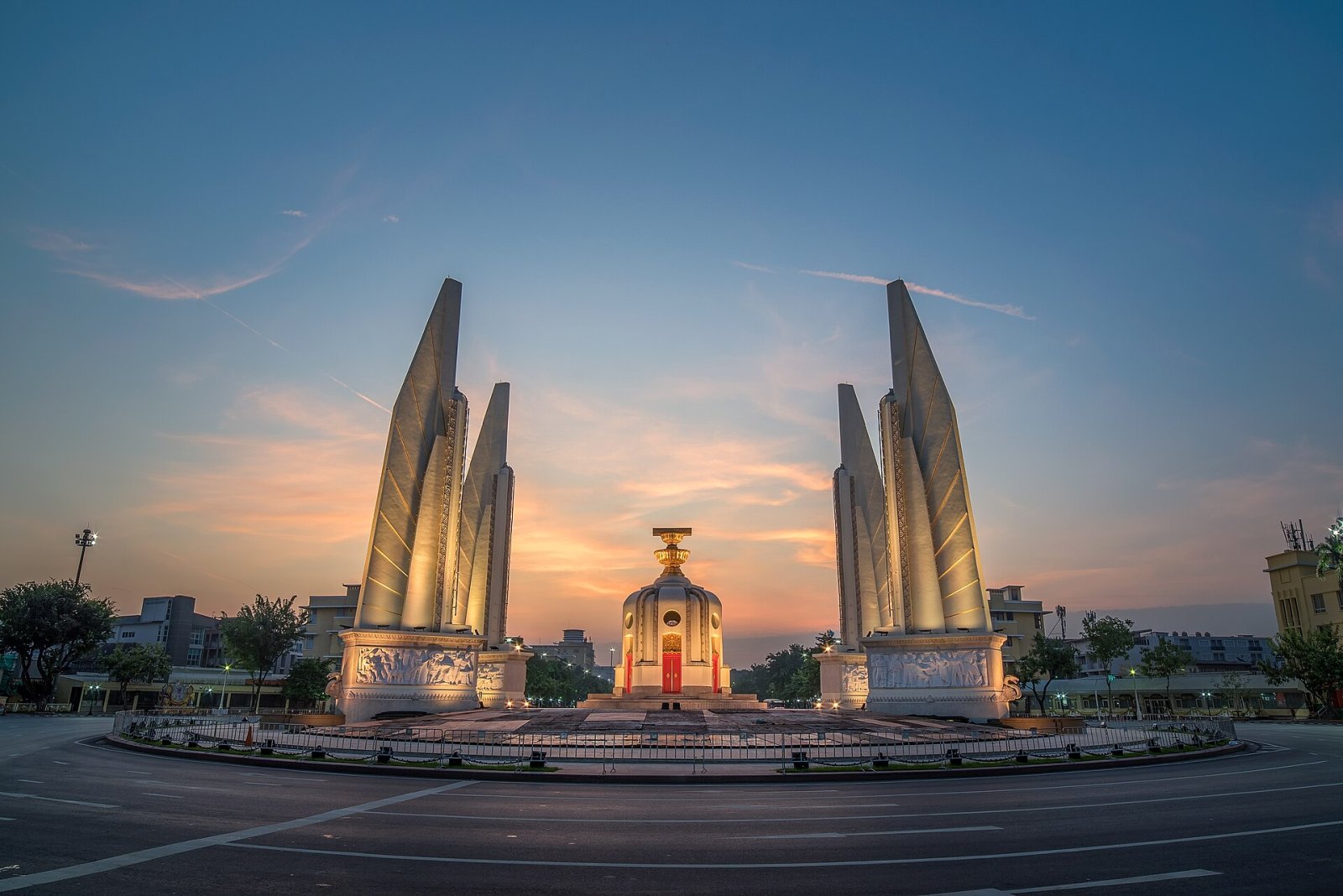 Monument de la démocratie : symbole d'histoire et de culture en Thaïlande - Amphoe Mueang Khon Kaen | Secret World Trip Planner