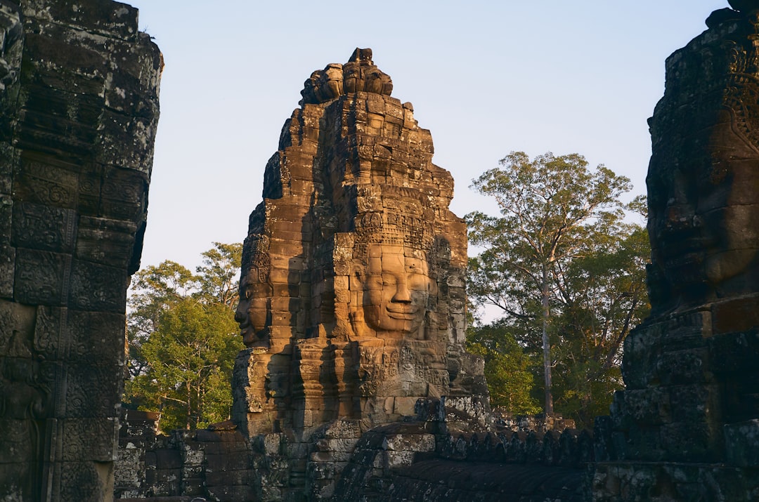 Explorer l'Histoire des Bouddhas au Cambodge — Sangkom Thmei