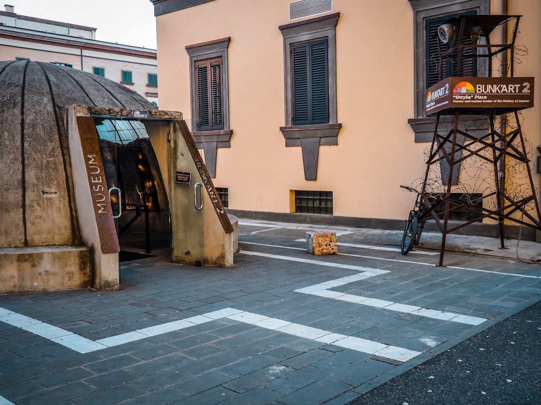 Scoprire il Bunker: Storia e Cultura in Albania - Tiranë | Secret World Trip Planner