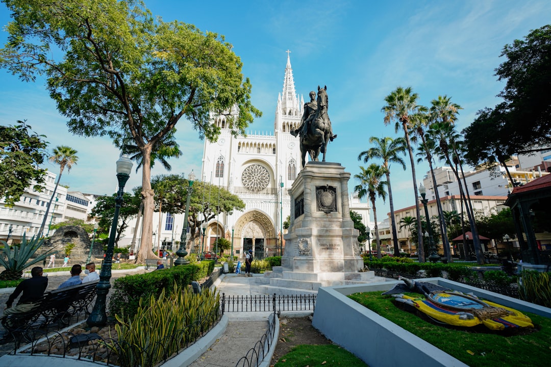 Explorando el Parque Histórico de Guayaquil: un viaje a la cultura ecuatoriana - Guayaquil | Secret World Trip Planner