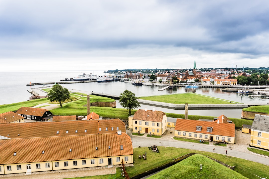 Vejrpigerne: El Faro de la Cultura Danesa en Copenhague - Rådhuspladsen 14 | Secret World Trip Planner