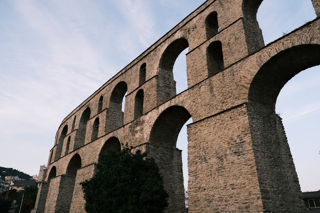 Découvrez l'Aqueduc de Lyttos : un trésor de la Grèce antique — 59XJ+GP Kastelli
