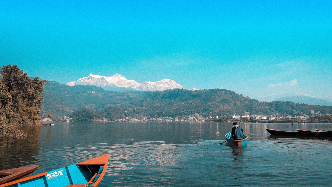 Phewa-See: Der Annapurna-Spiegel im Wasser - gantavya St | Secret World Trip Planner