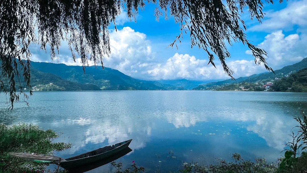 Phewa-See: Der Annapurna-Spiegel im Wasser - gantavya St | Secret World Trip Planner