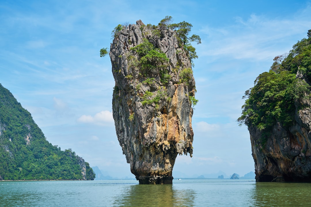 Tham Lot: Die Magie der Höhlen Thailands Entdecken — Pang Mapha District