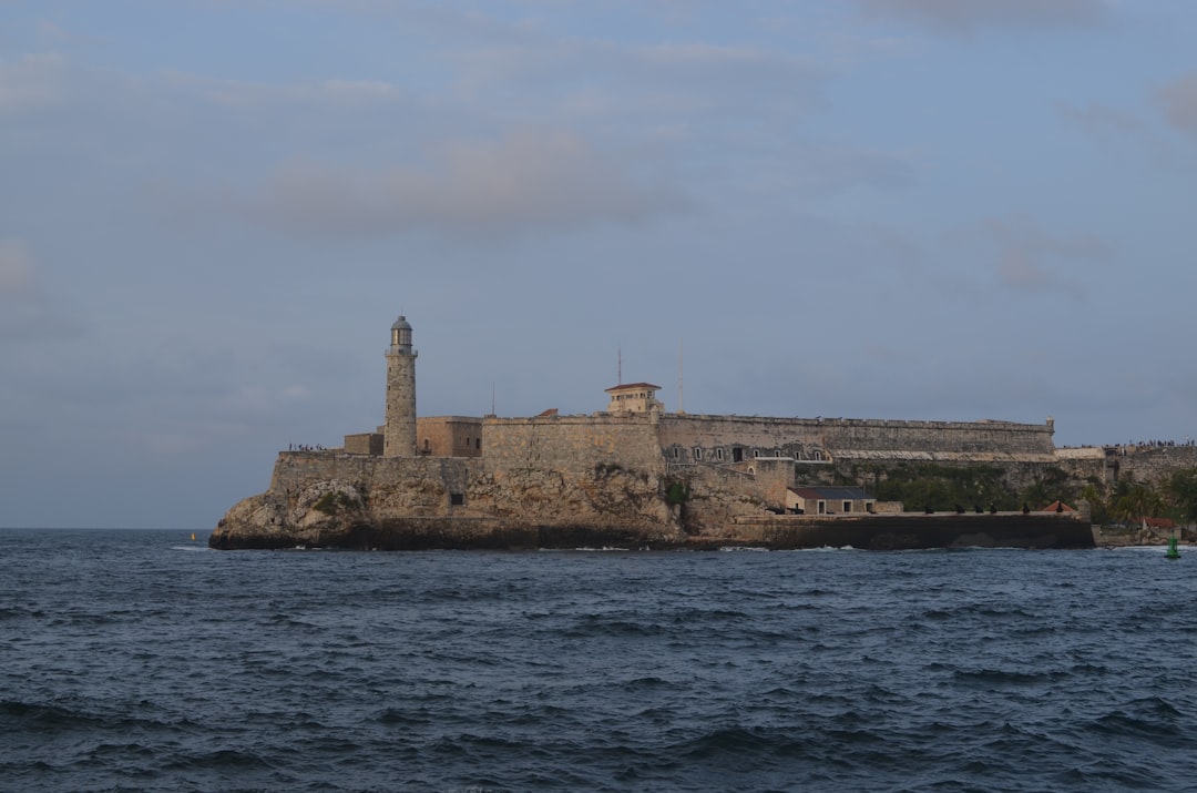 Faro Castillo del Morro: centinela de La Habana - 5J2V+35R | Secret World Trip Planner