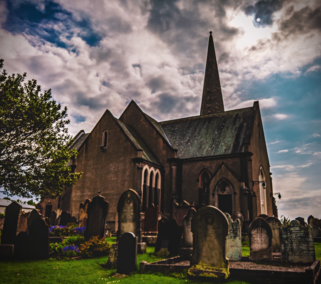 Scopri la Chiesa Metodista di Roscrea: un tesoro culturale irlandese — Roscrea