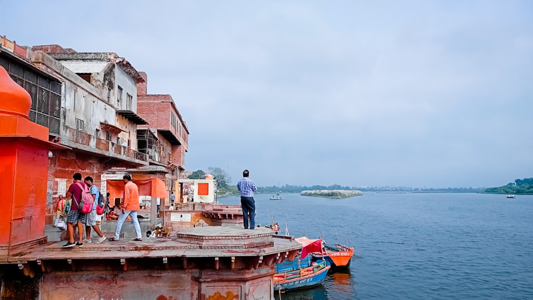 Manikarnika Ghat: il fuoco eterno di Varanasi - Varanasi | Secret World Trip Planner