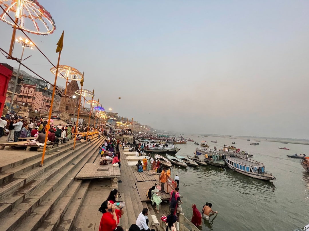Manikarnika Ghat: il fuoco eterno di Varanasi - Varanasi | Secret World Trip Planner