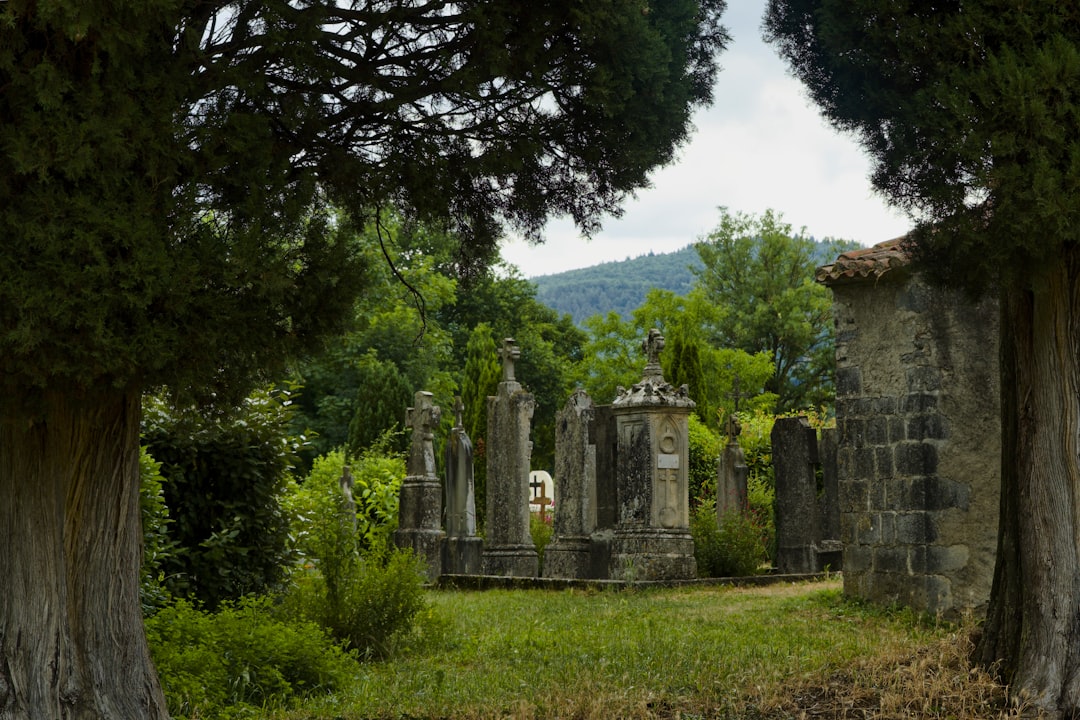 Noraduz: el cementerio de khachkar en el lago Sevan - 95FJ+RFR | Secret World Trip Planner