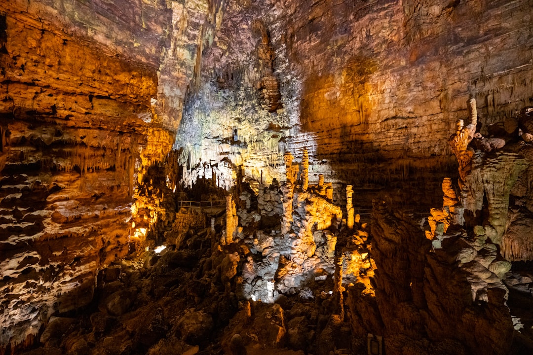 Grotte di Castellana: un viaje 70 metros bajo Puglia - Piazza Franco Anelli | Secret World Trip Planner