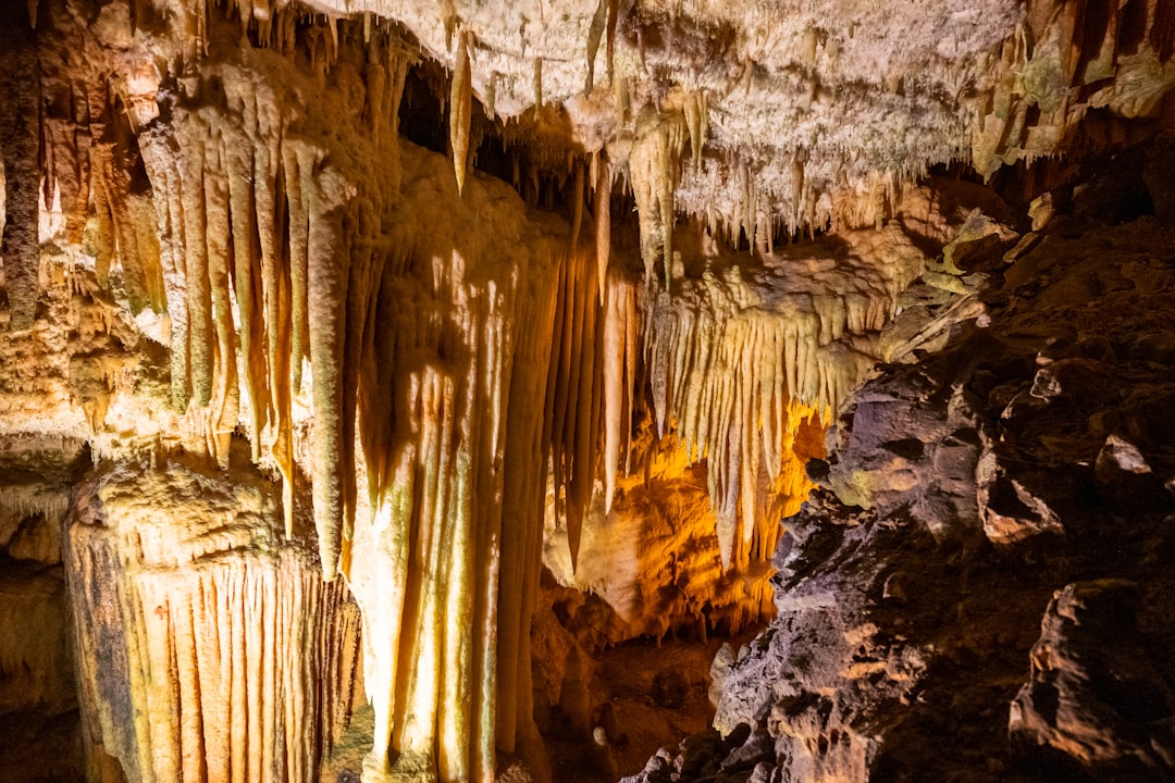 Grotte di Castellana: un viaje 70 metros bajo Puglia - Piazza Franco Anelli | Secret World Trip Planner