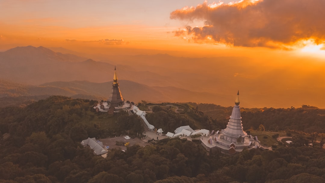 Doi Inthanon: senderos entre bosques y pagodas - Distretto di Mae Chaem | Secret World Trip Planner
