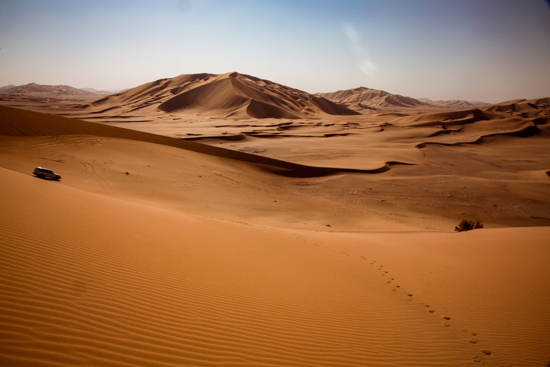 Rub al-Khali: Die endlose Wüste bei Thumrait - C7CV+V2Q | Secret World Trip Planner