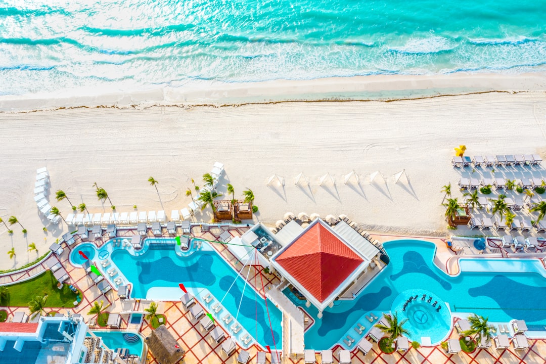 Secret World vs Google Trips: pianifica Cancún nel 2026 - Cancún | Secret World Trip Planner