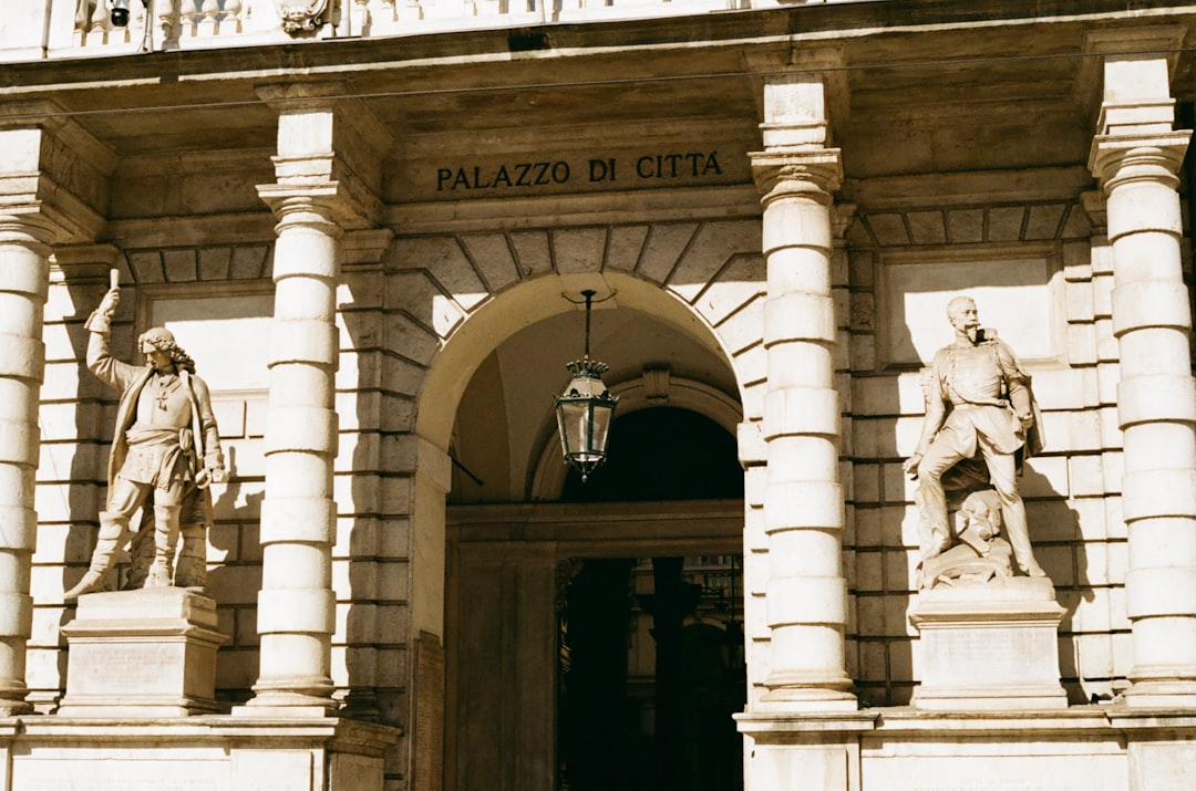 Palazzo del Gran Maestro in Valletta: Architekturführer - Misrah San Gorg | Secret World Trip Planner