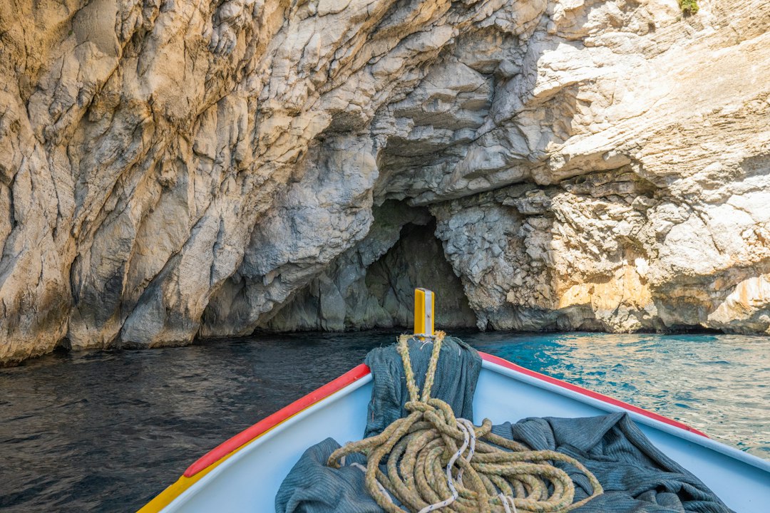 Gruta Azul de Malta: las cuevas marinas de Wied iż-Żurrieq - Crendi | Secret World Trip Planner